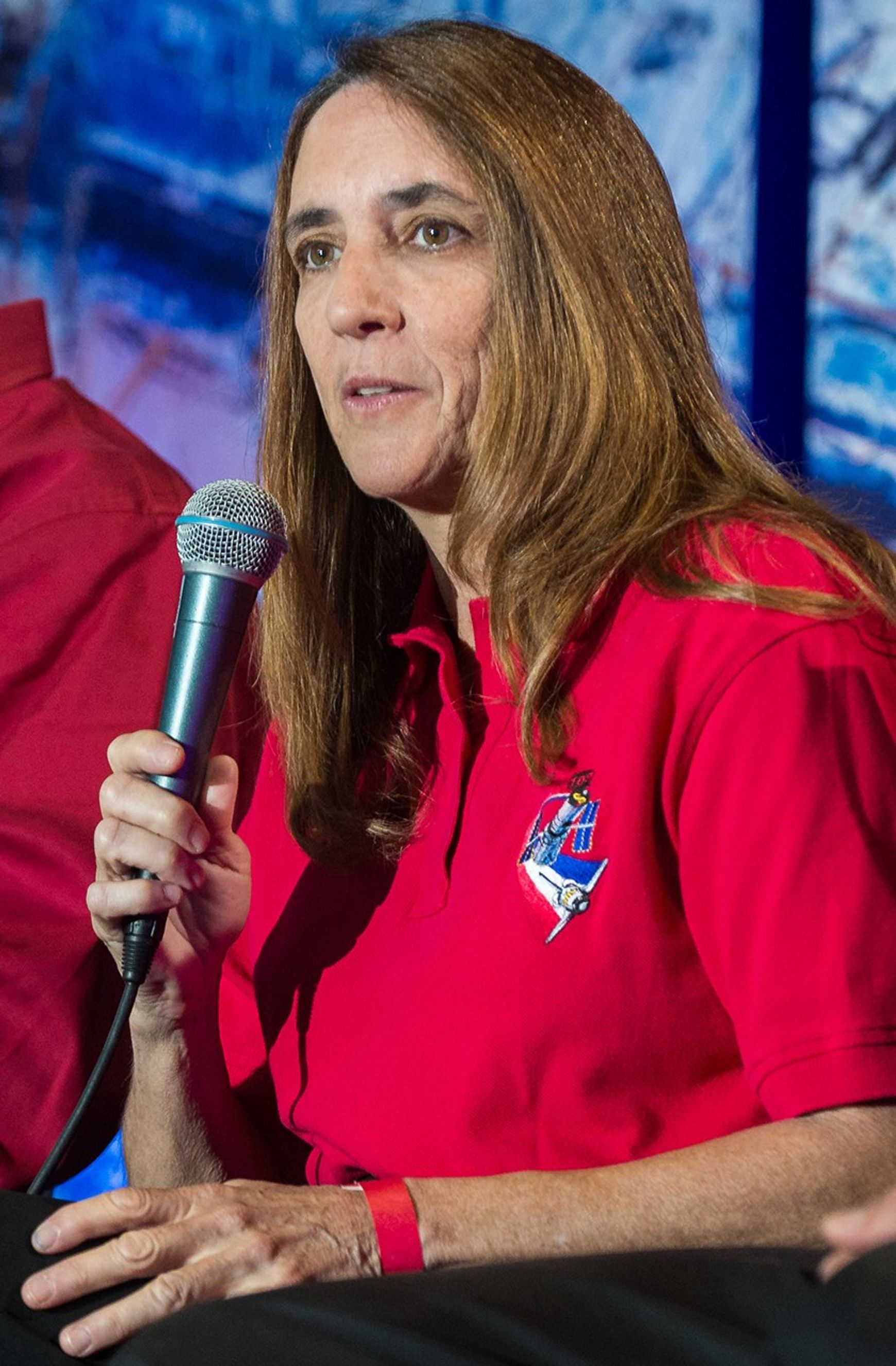 Astronaut Nancy Currie addresses the audience