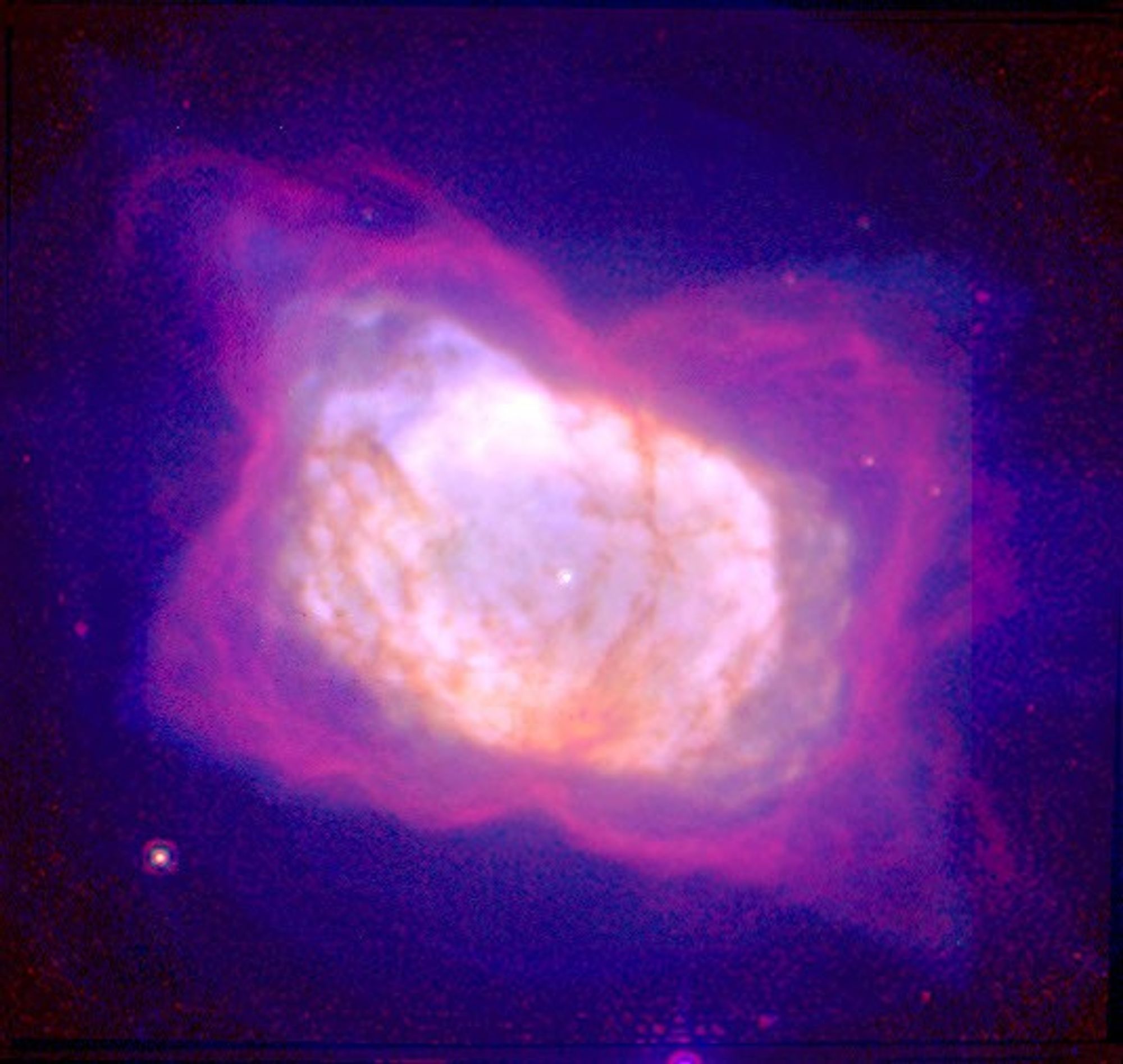 Planetary Nebula NGC 7027 in Infrared and Visible Light
