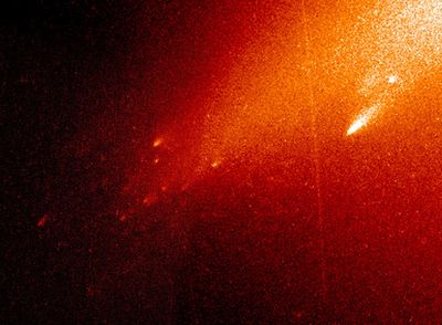 Comet LINEAR Shatters Into Shower of Mini-Comets