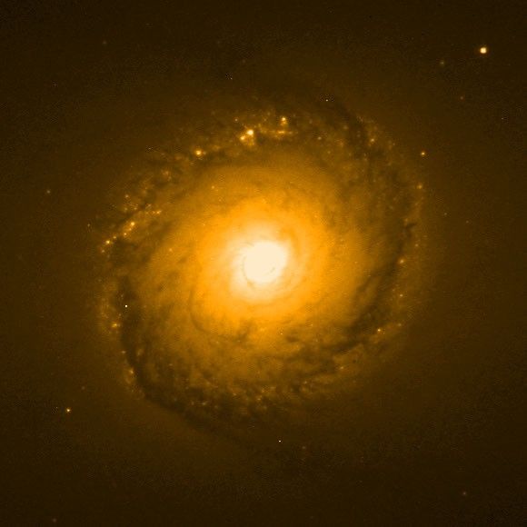NGC 1512 in Near-Infrared Light
