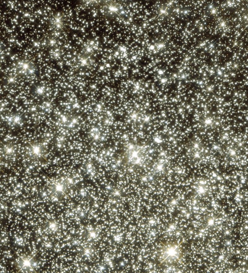 Inside Globular Cluster M22