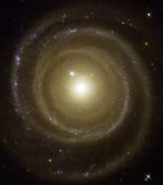 Spiral Galaxy NGC 4622 Spins "Backwards"