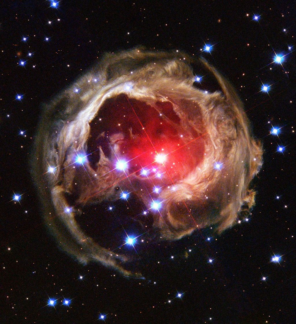 "Light Echo" Illuminates Dust Around Supergiant Star V838 Monocerotis (V838 Mon)