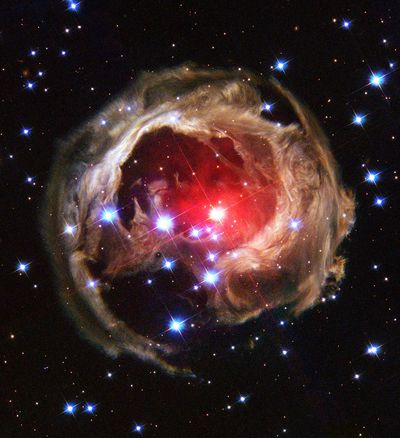 “Light Echo” Illuminates Dust Around Supergiant Star V838 Monocerotis (V838 Mon)