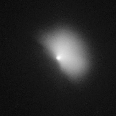 Hubble View of Comet Tempel 1, Post-Impact with Fan-Shaped Debris