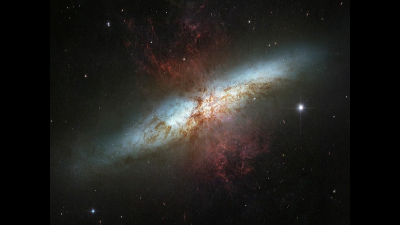 Pan Across M82 (Full-field to Details: Reverse)