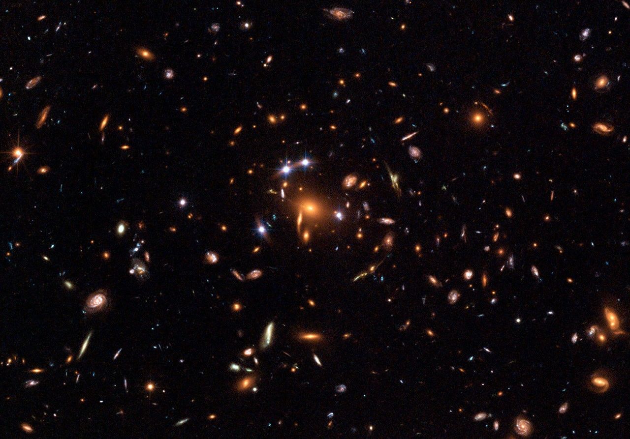 Hubble Captures a "Five-Star" Rated Gravitational Lens