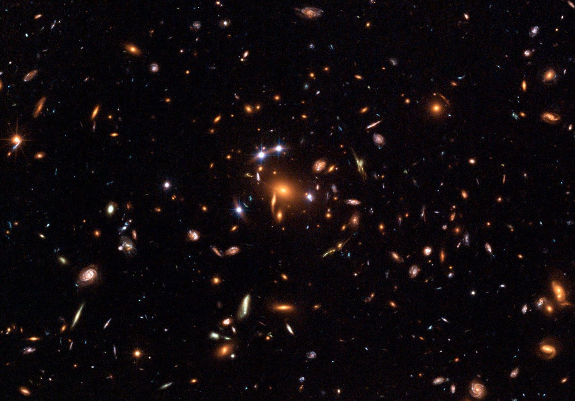 Hubble Captures a "Five-Star" Rated Gravitational Lens