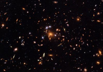 Hubble Captures a “Five-Star” Rated Gravitational Lens