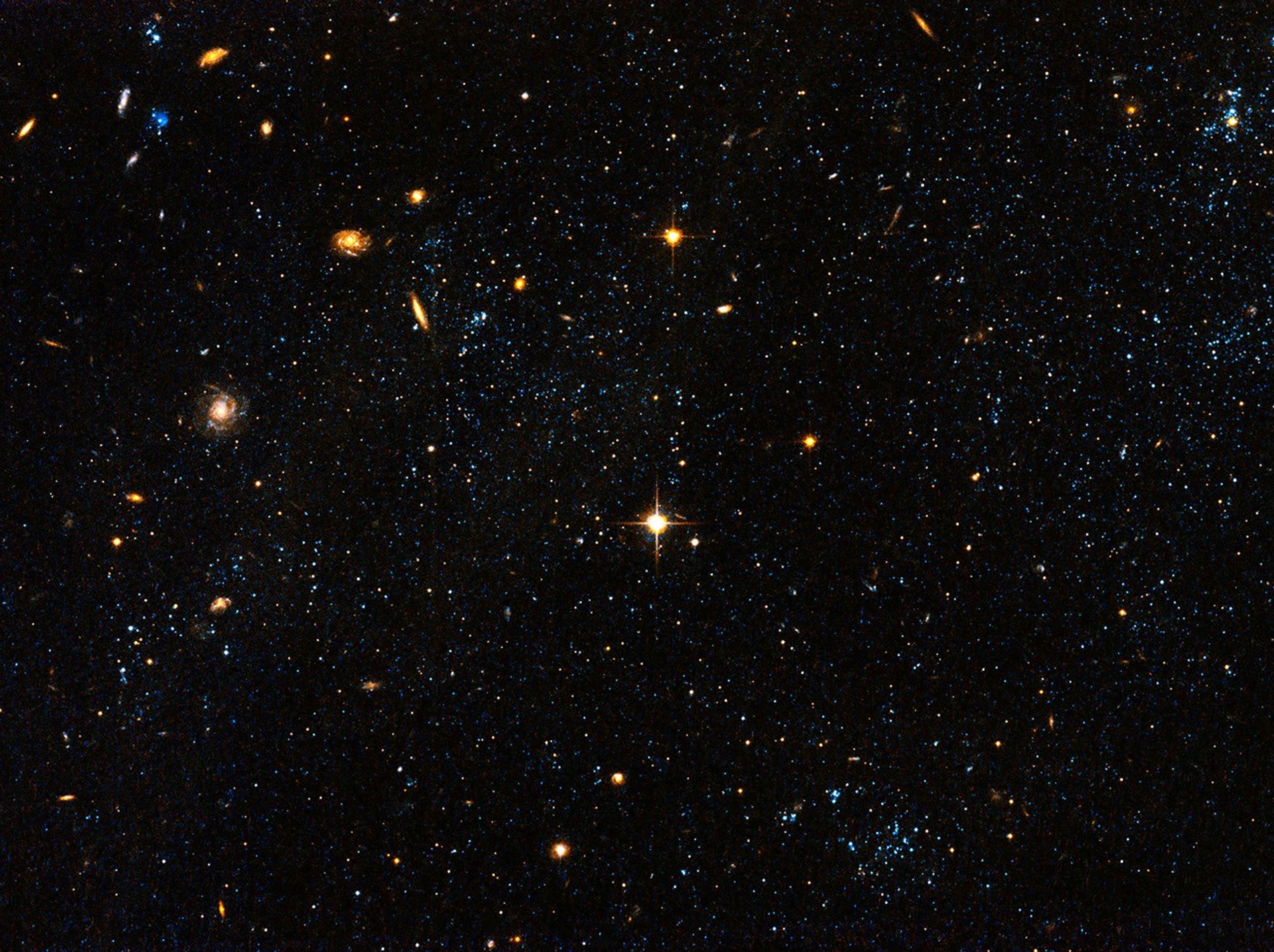 Hubble View of Arp's Loop