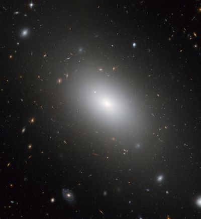 Elliptical Galaxy NGC 1132 – Hubble
