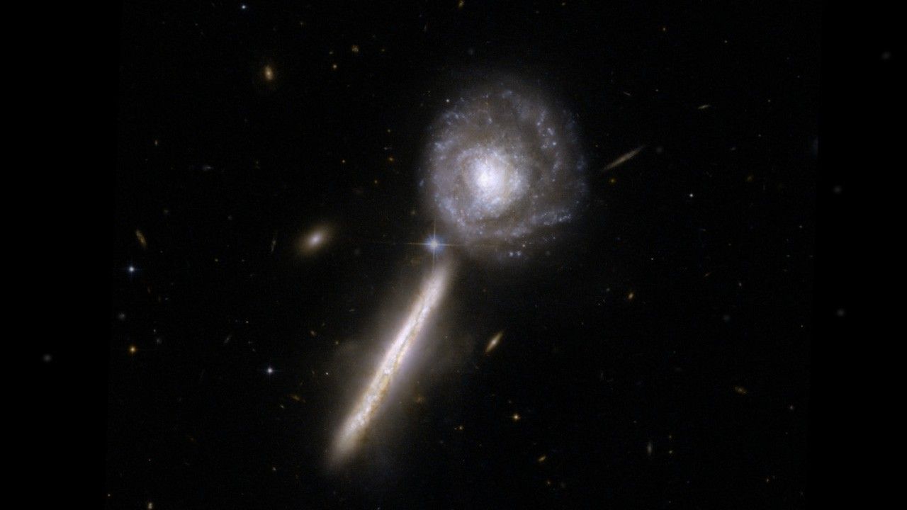 Hubble Studies Different Stages in the Collision Between Galaxies (Visualization)