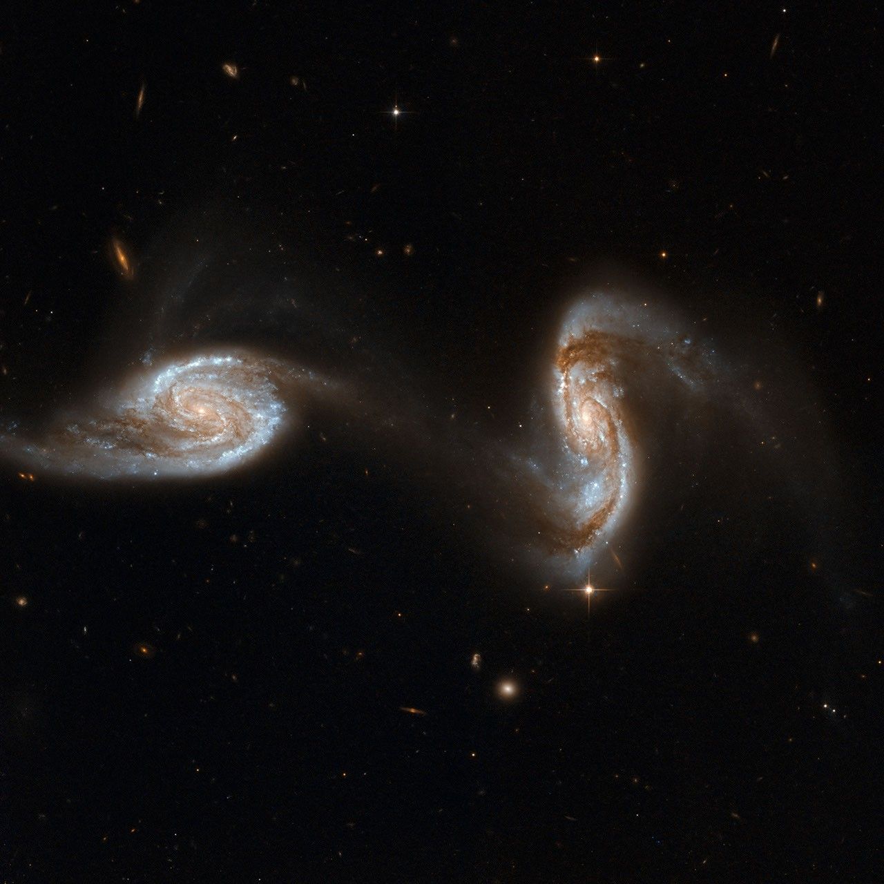 Hubble Interacting Galaxy NGC 5257