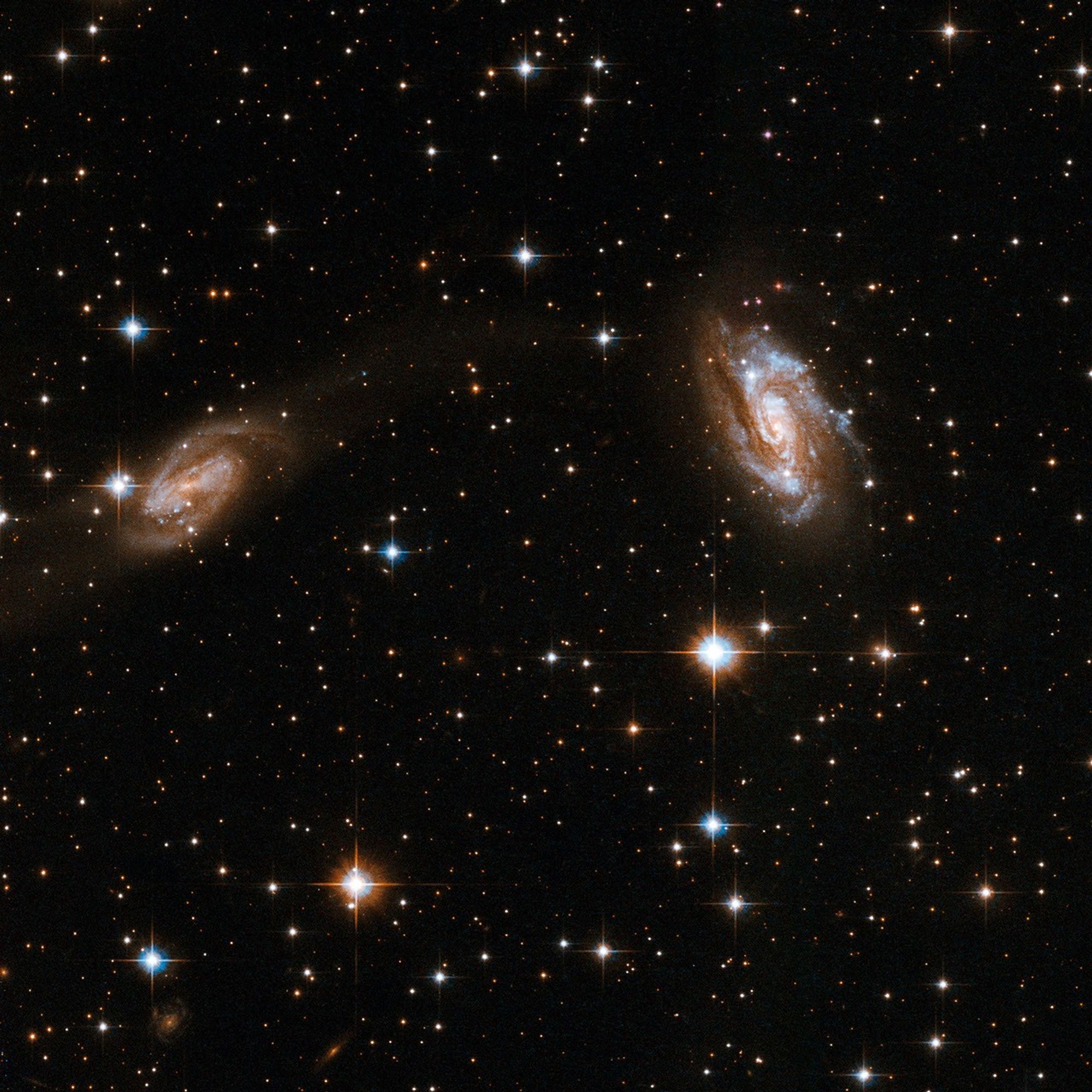 Hubble Interacting Galaxy IRAS 18090