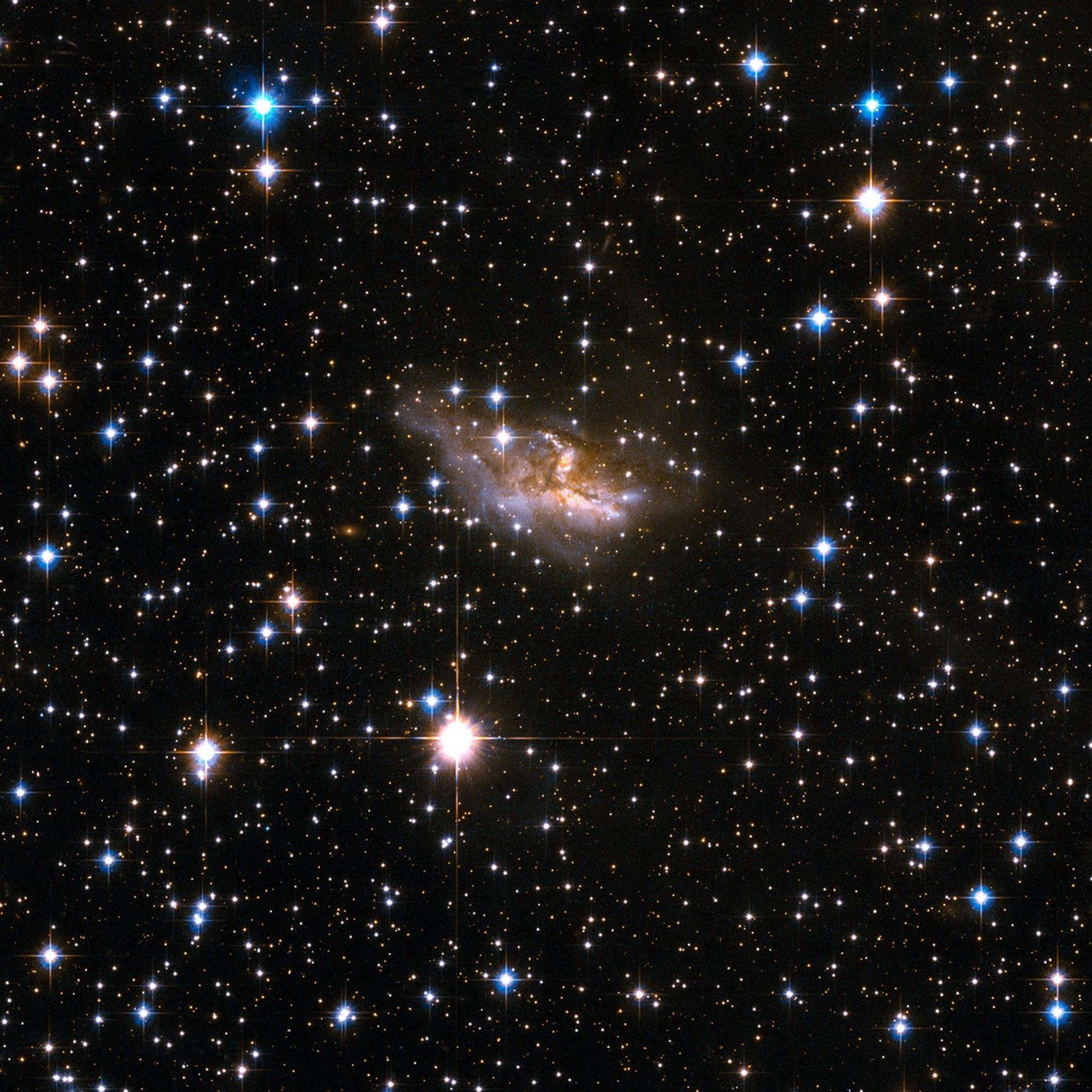 Hubble Interacting Galaxy ESO 99-4