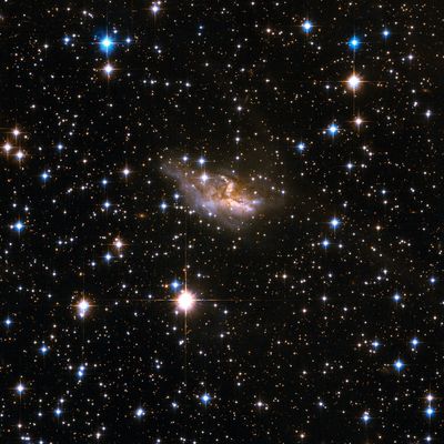 Hubble Interacting Galaxy ESO 99-4