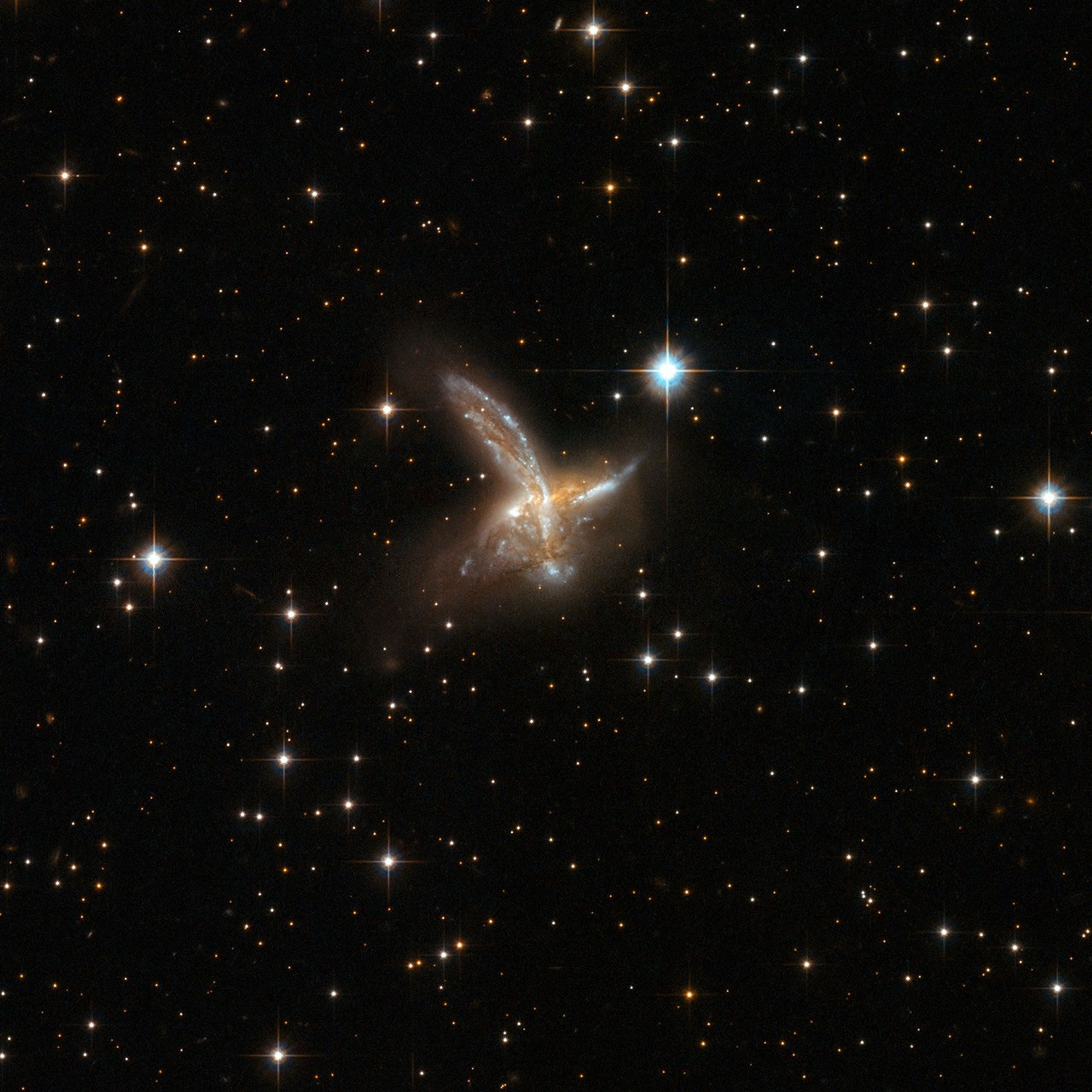 Hubble Interacting Galaxy ESO 593-8