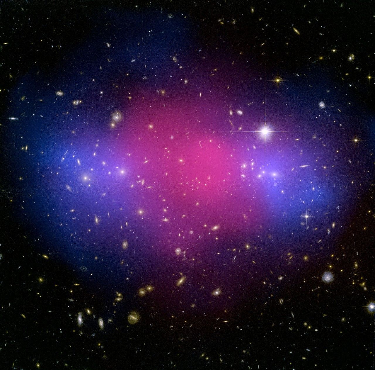 Hubble and Chandra Composite of the Galaxy Cluster MACS J0025.4-1222