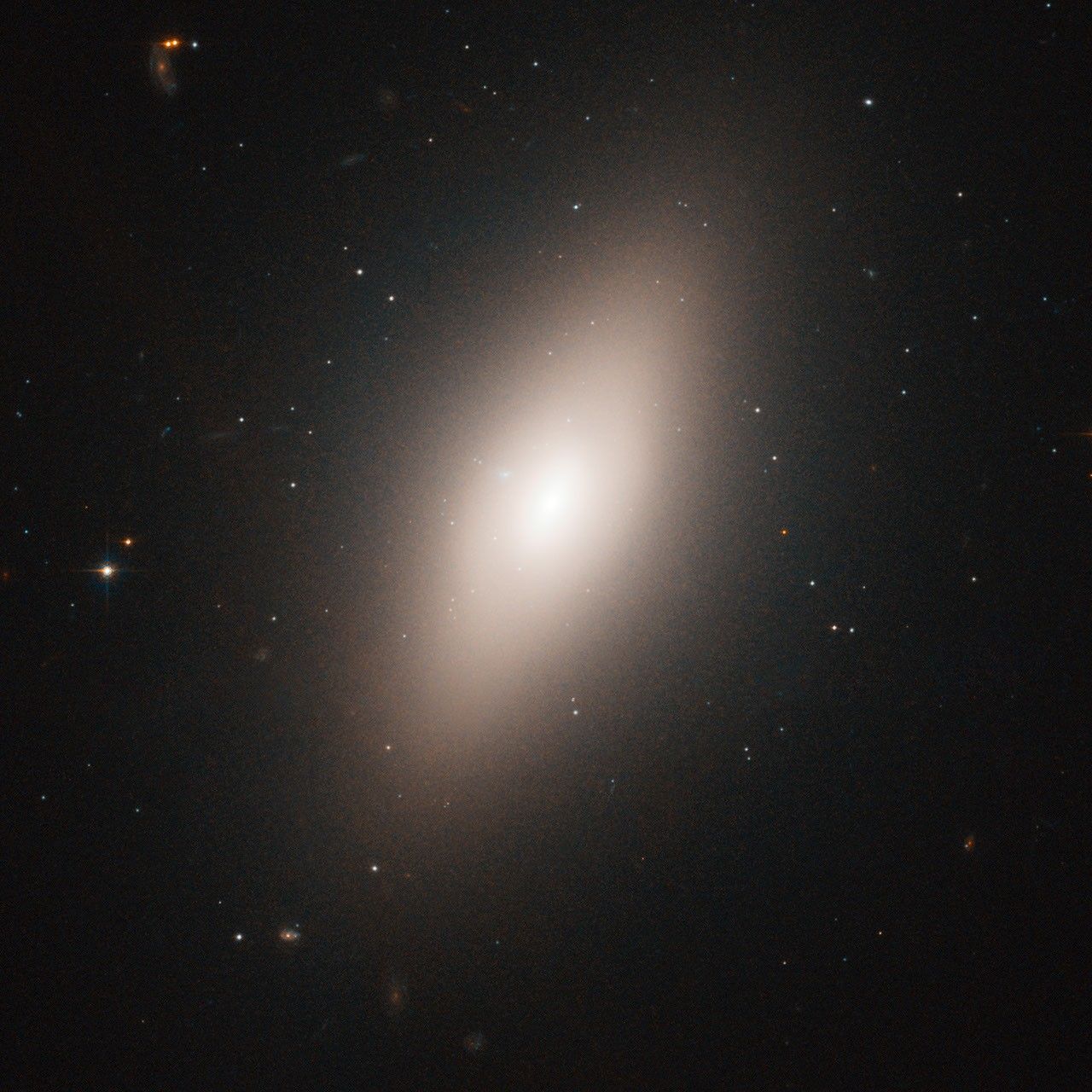 Virgo Cluster Galaxy NGC 4660