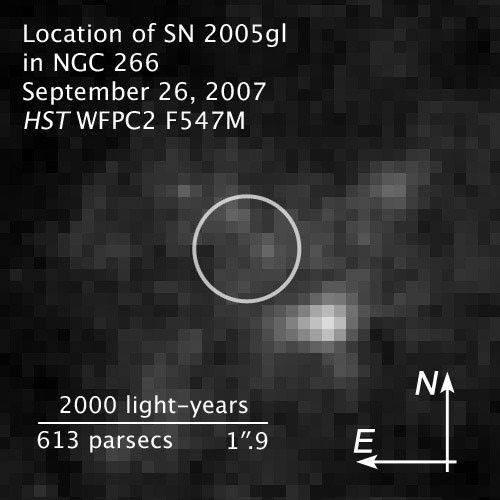 Compass and Scale Image of SN 2005gl in NGC 266