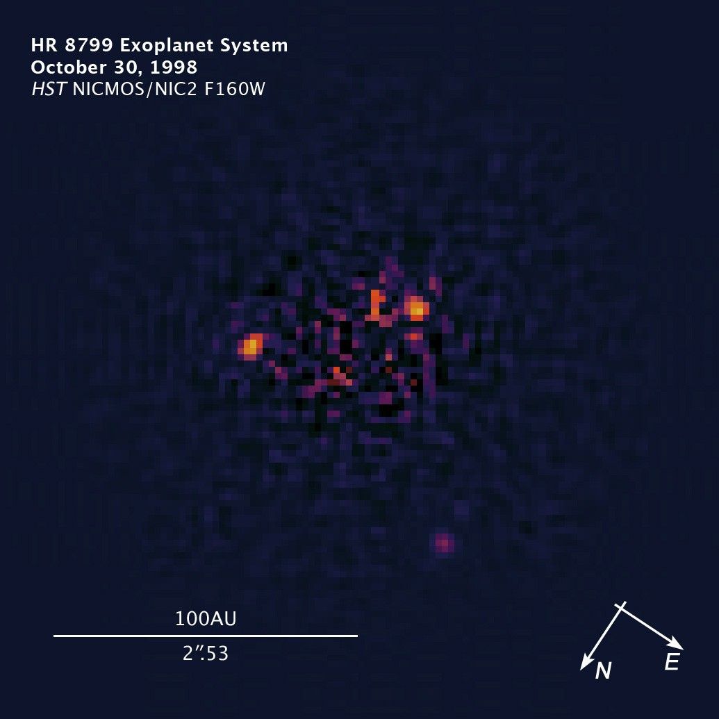 Compass and Scale Image of HR 8799