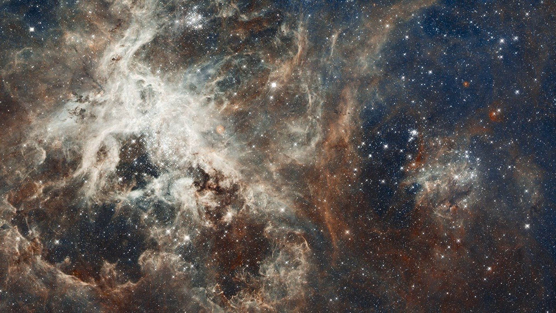 Zoom and Pan into 30 Doradus (without audio)