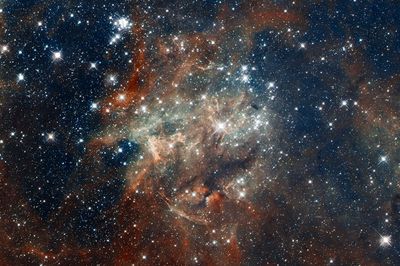 Hubble Images 30 Doradus: NGC 2060