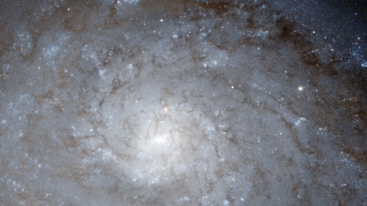 Pan Across Arp 116