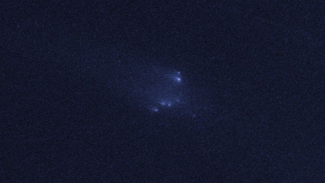 Hubble Observation of P/2013 R3 - January 14, 2014