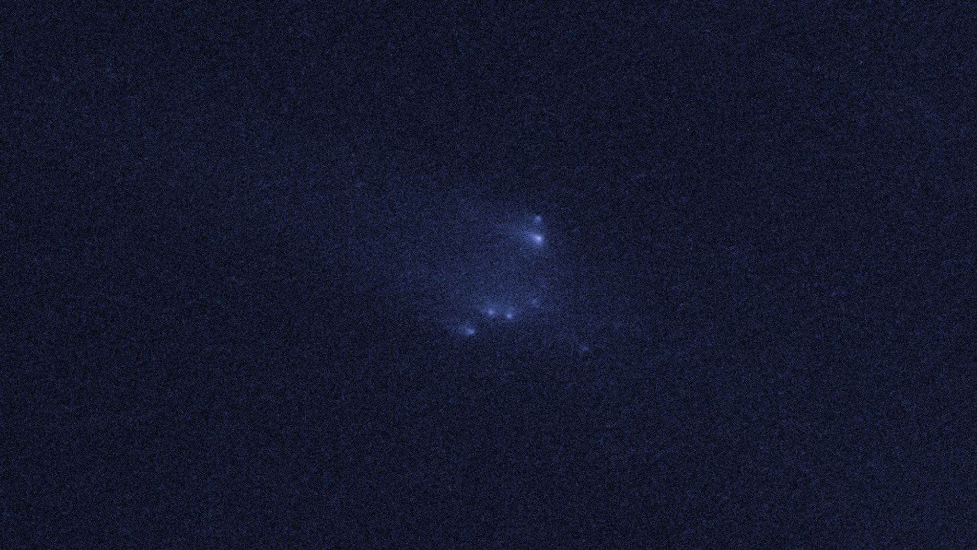 Hubble Observation of P/2013 R3 - January 14, 2014