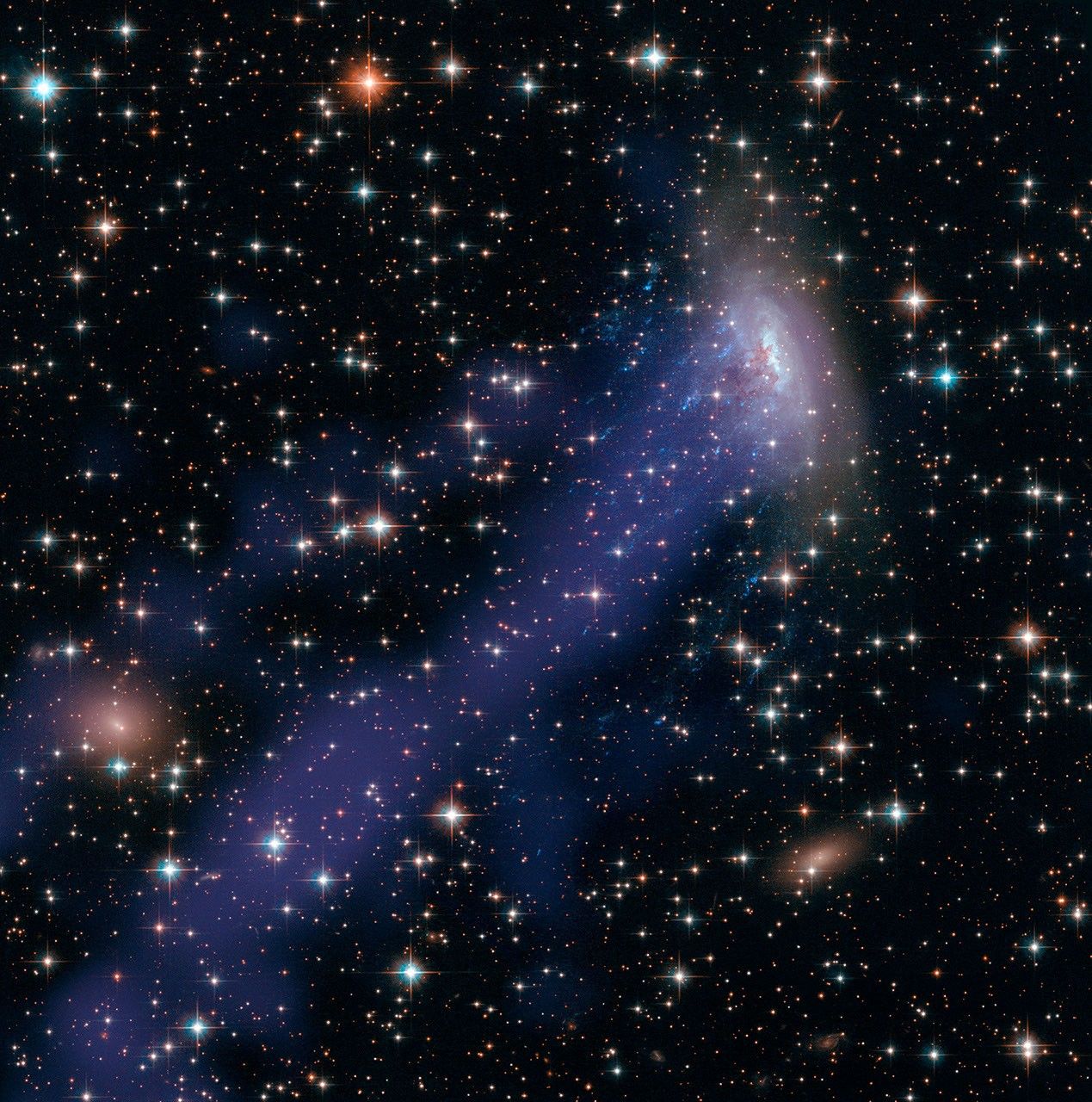 Hubble-Chandra Composite of ESO137-001