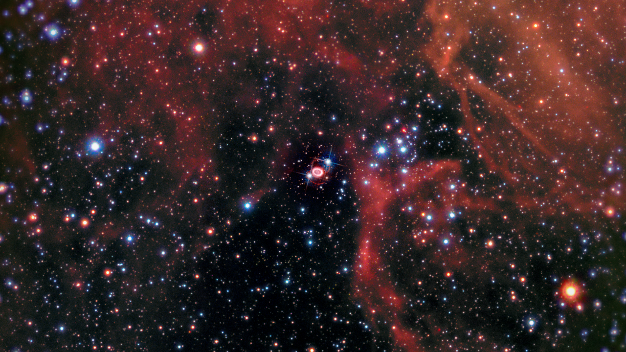 A Zoom into Supernova 1987A