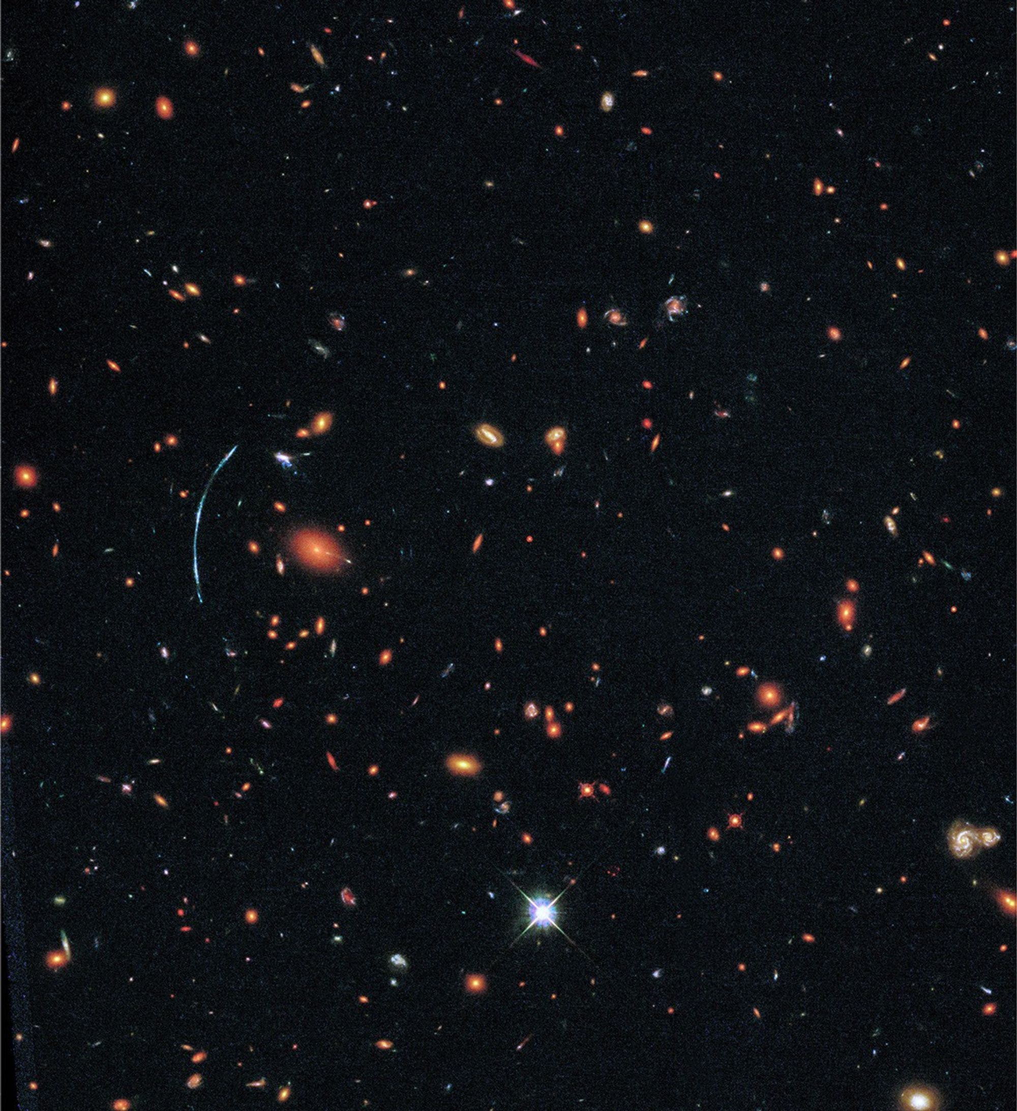Wide Field Image of Galaxy Cluster SDSS J1110+6459