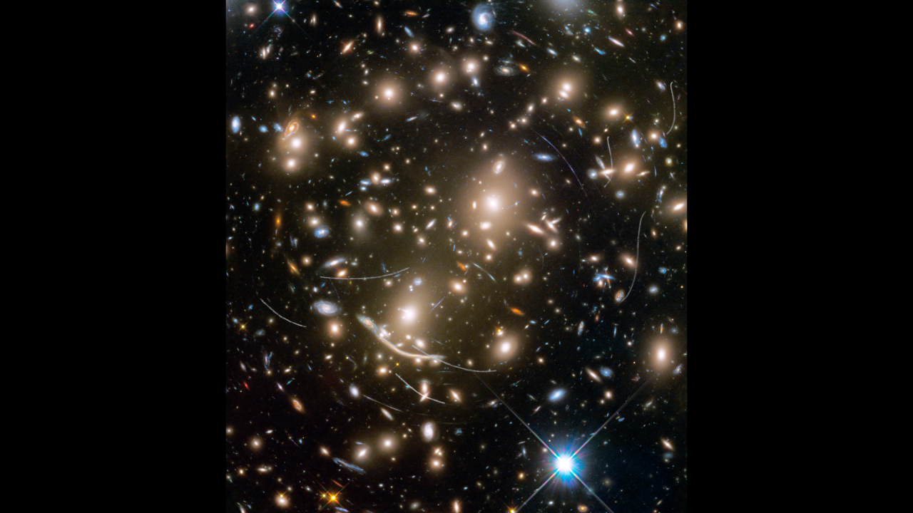 Asteroids in Frontier Fields – Galaxy Cluster 370