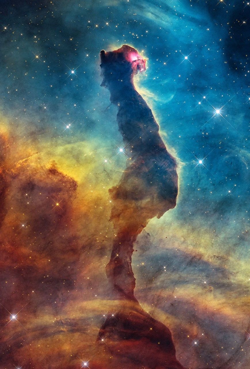 Призрачная туманность «Голова кошки» находится в поле зрения телескопов NASA «Хаббл» и «Уэбб»