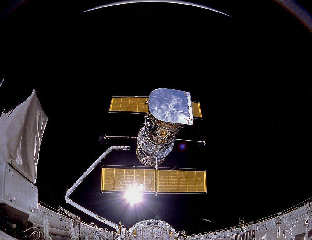 Hubble's Deployment (1990)