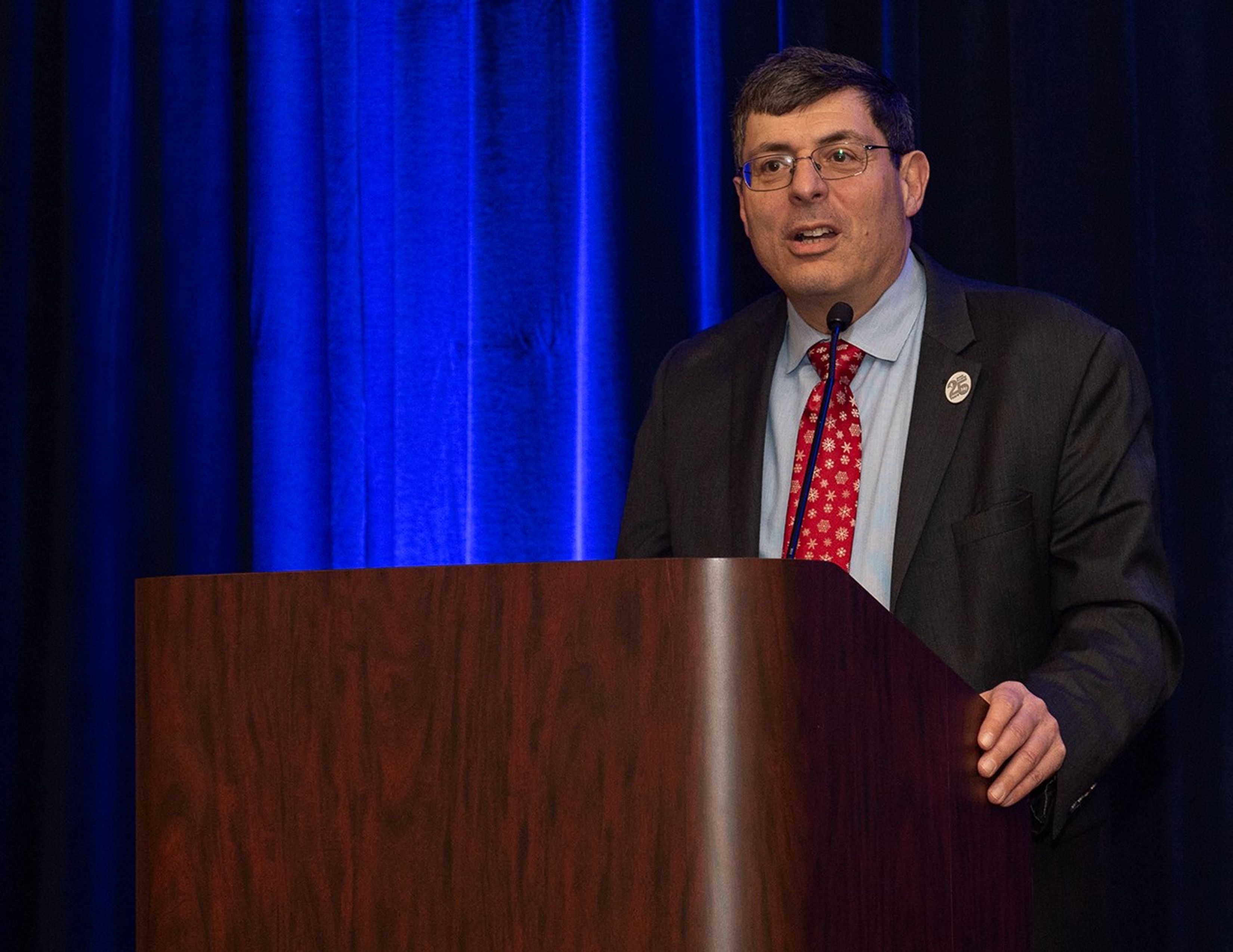 Christopher Scolese speaks from the podium.