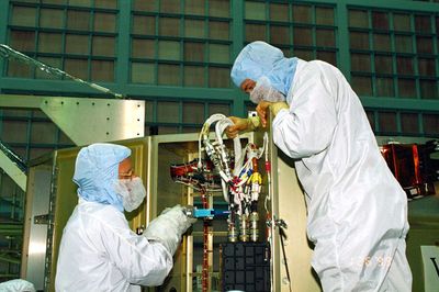 Astronauts Training to Repair Hubble (1999)