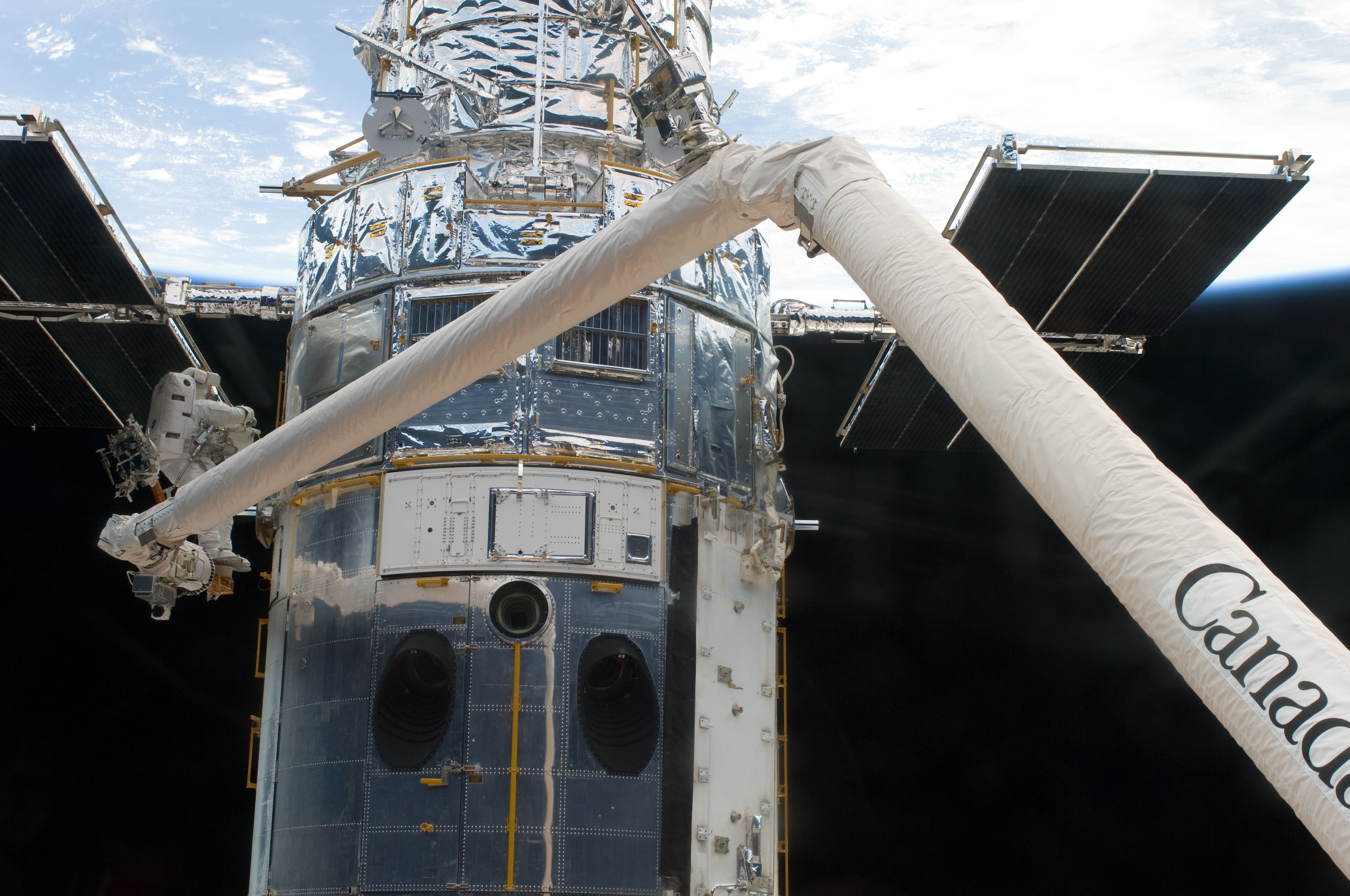 Wide Field Camera 3 Instrument Installed (2009)