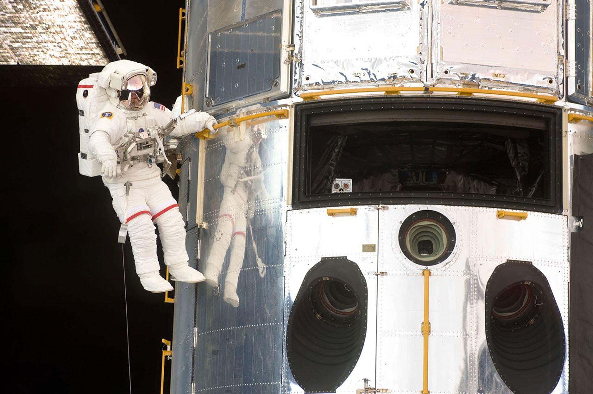 Hanging Out With Hubble (2009)