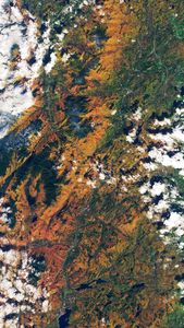 A natural-color Landsat satellite image of the Adrondack Mountains.