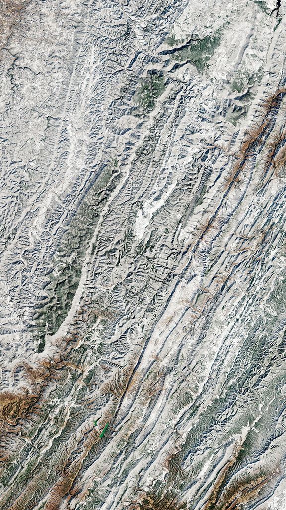 An natural-color Landsat satellite image of winter in the Appalachians.