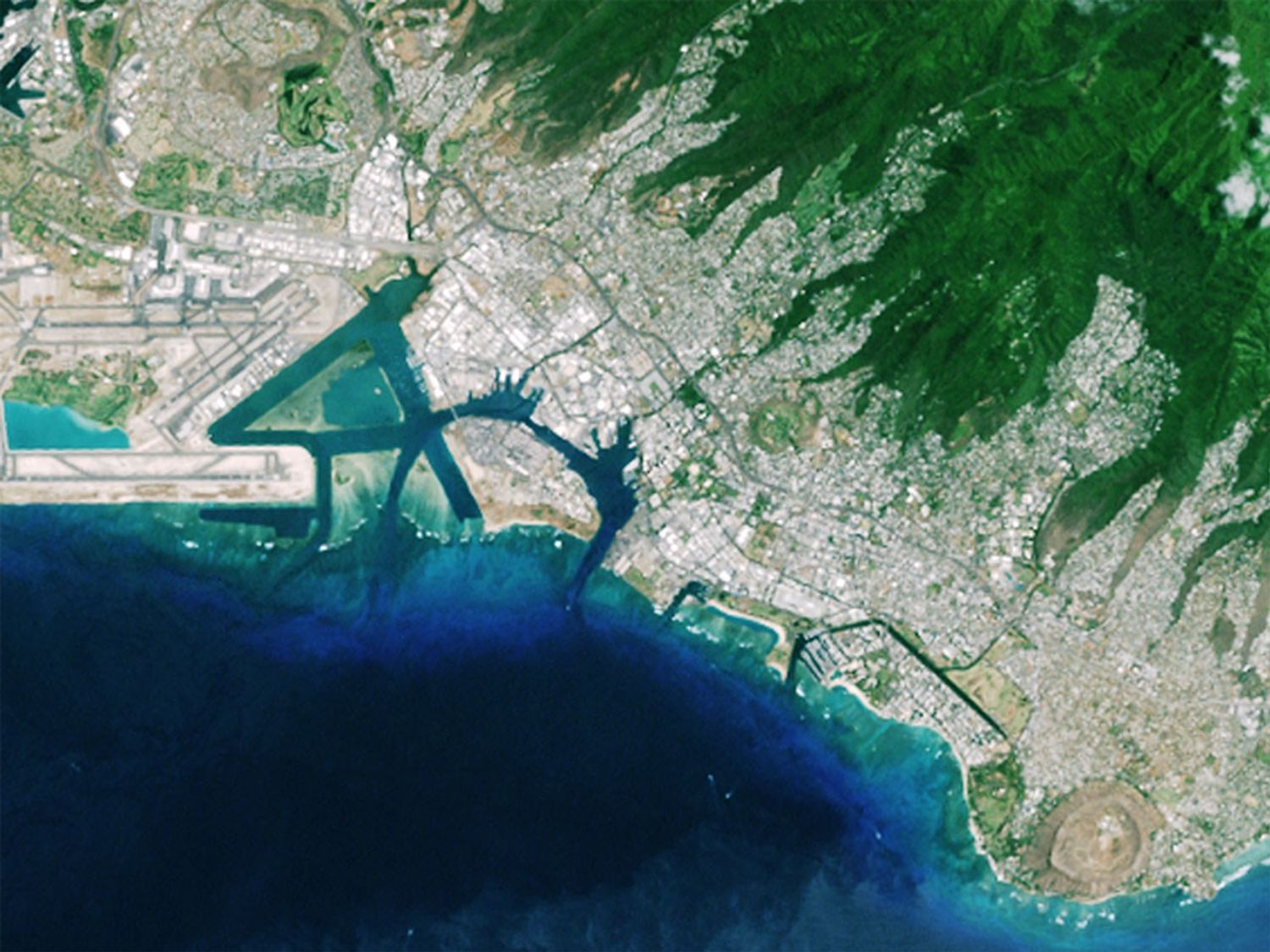A natural-color image of Honolulu acquired in 2003.