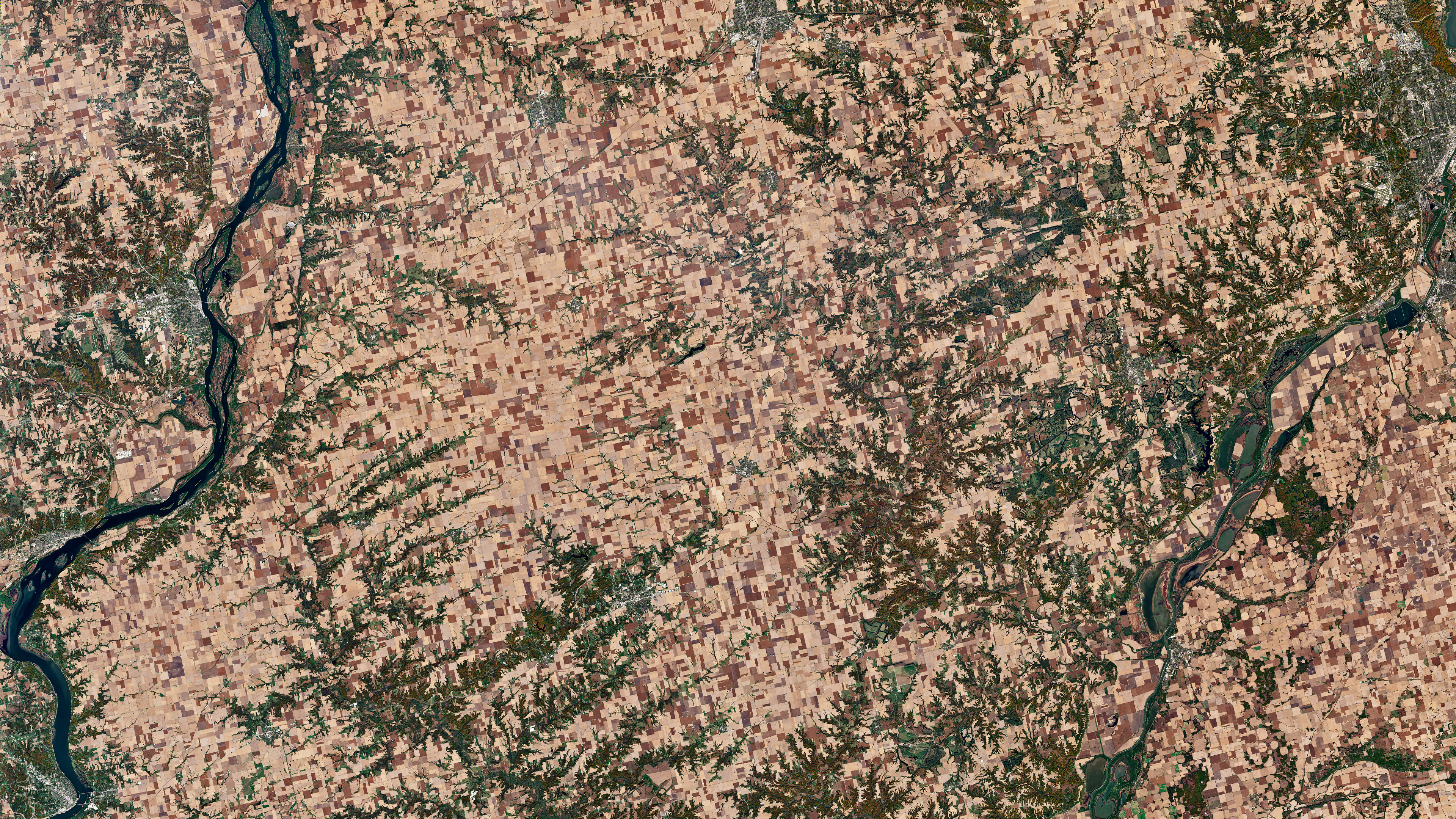 A natural-color Landsat 9 satellite image of Peoria, Illinois. This image was acquired on October 22, 2022.