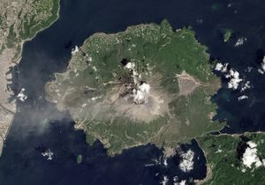 Although Japan’s Sakura-jima volcano is one of the most active in the world, it rarely makes headlines. One or two small explosions typically occur every few days, with effects no greater than a light dusting of ash on the surrounding cities. On August 18, 2013, a large eruption sent ash 20,000 feet (6,000 meters) above Kagoshima Bay, breaking the established pattern. It was possibly the largest eruption ever from the Showa Crater, which formed in 1946.