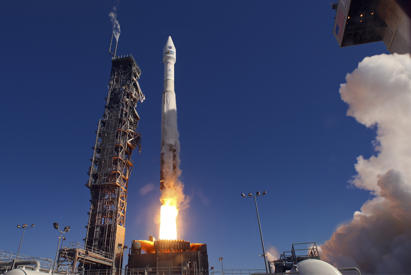The United Launch Alliance (ULA) Atlas-V rocket with the Landsat Data Continuity Mission (LDCM) spacecraft onboard is seen as it launches on Monday, February 11, 2013 at Vandenberg Air Force Base, California.