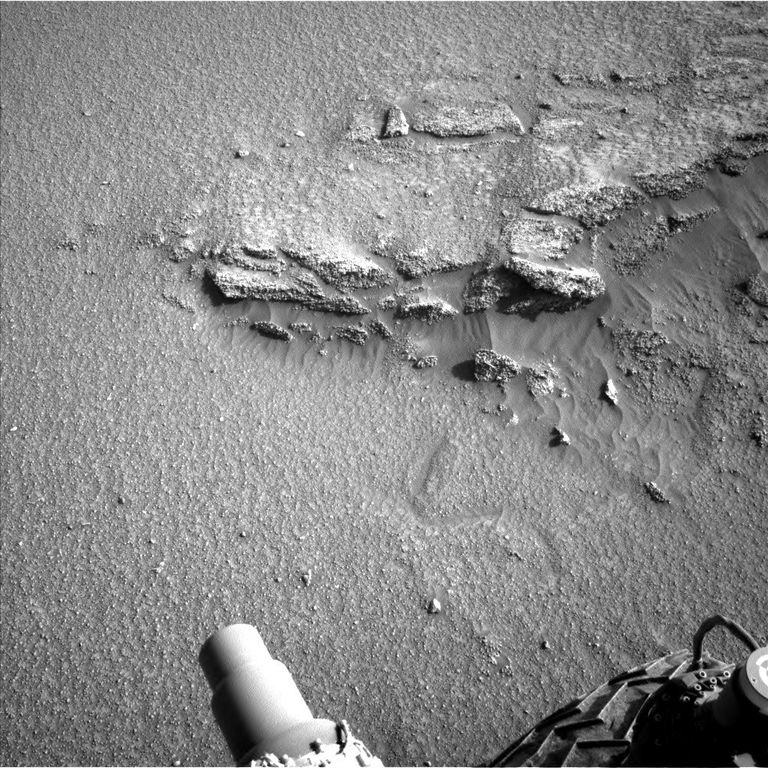 Curiosity Blog, Sols 4600-4601: Up and Over the Sand Covered Ramp ...