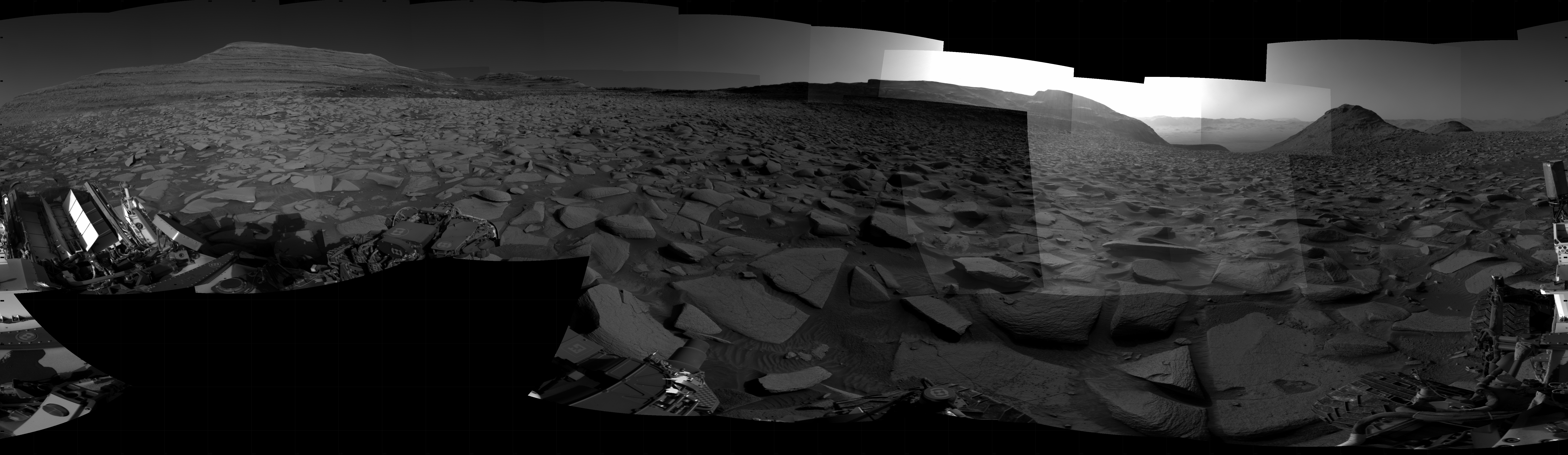 Curiosity took 31 images in Gale Crater using its mast-mounted Right Navigation Camera (Navcam) to create this mosaic