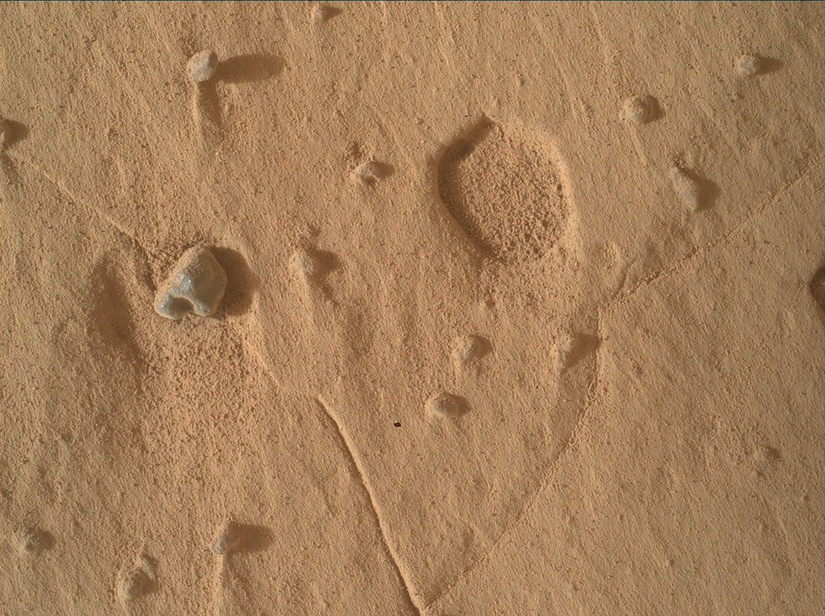 Curiosity Blog, Sols 4988-4994: More New Tricks for an Old Dog