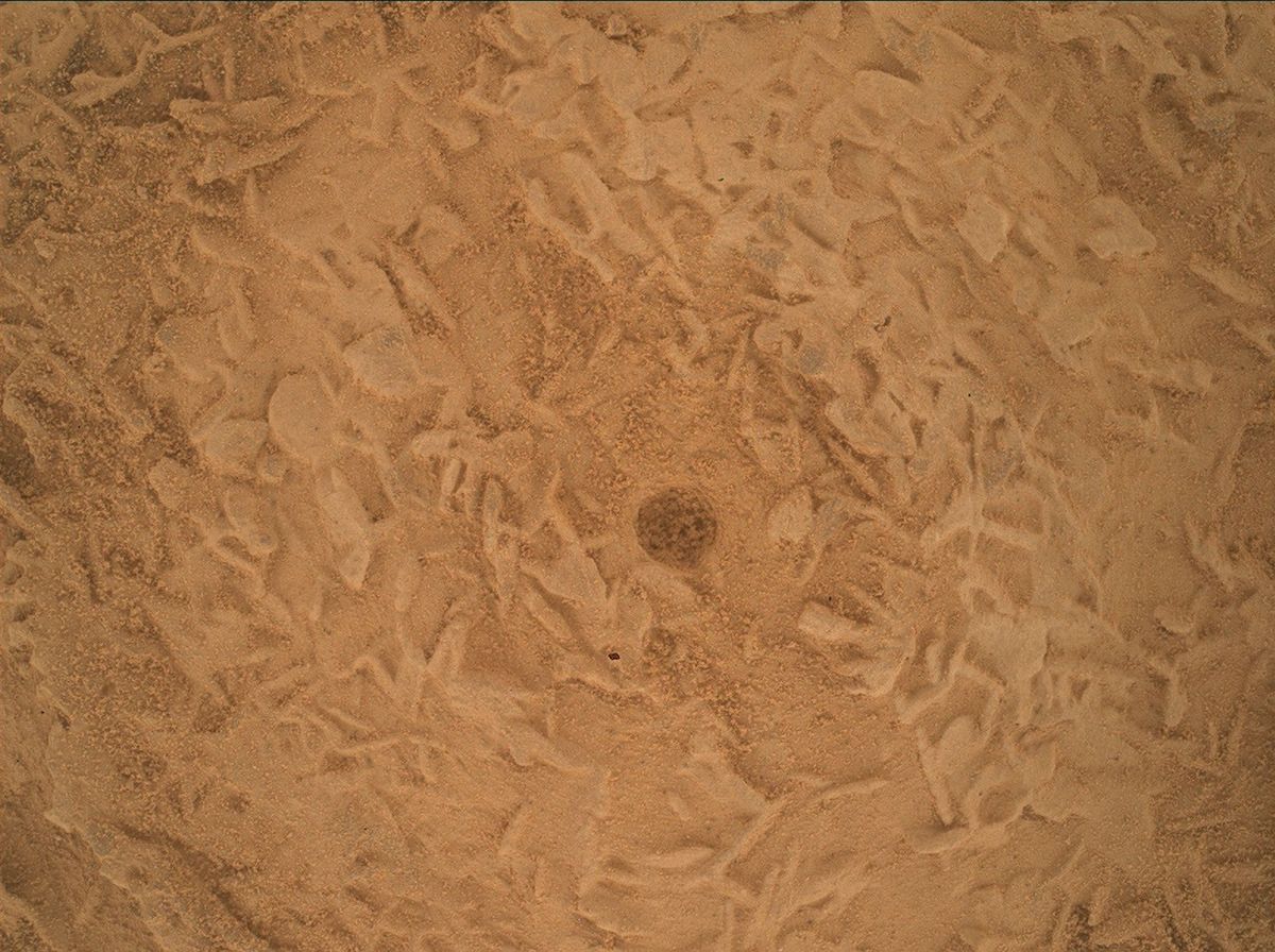 Curiosity Blog, Sols 5016–5021: Fantastic Minerals and How To Detect Them